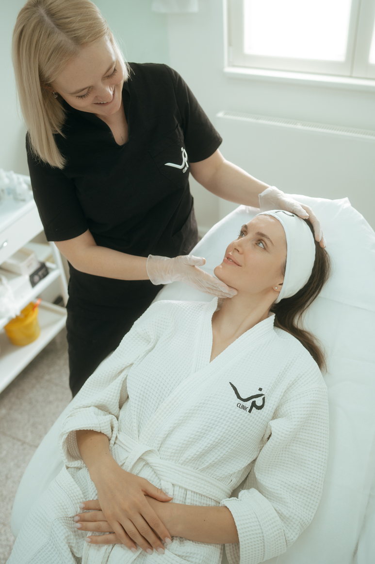 kakie-problemy-reshaet-otoplastika