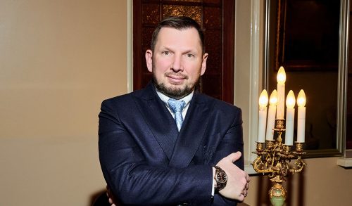 Личный опыт: честный отзыв о пластической операции. Сергей Круглик поделился мнением о Deep Plane Smas-лифтинг для издания THESYMBOL