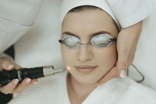 Как избавиться от пигментаций после летнего сезона? Отвечает эксперт