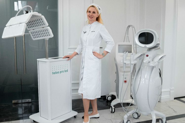 Аппаратная косметология: курс на долгосрочный эффект и гибридные технологии – итоги года от эксперта VIP Clinic